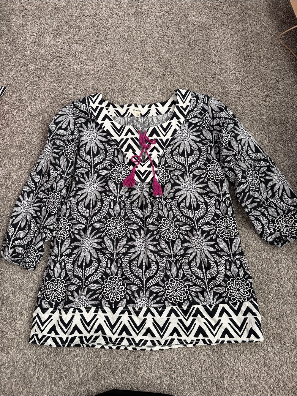 Hatley black and white floral print blouse with magenta tie, sm